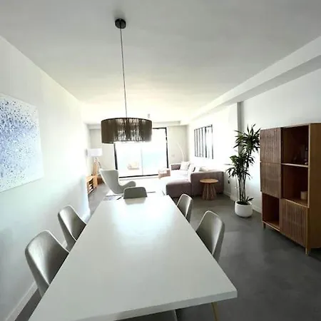Luxurious For 5 Guests