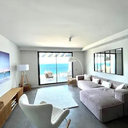 Luxurious For 5 Guests Манилва