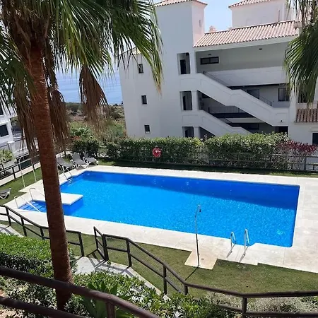 Luxurious For 5 Guests Апартаменты Манилва