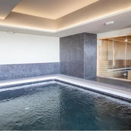 Luxurious For 5 Guests Апартаменты Манилва